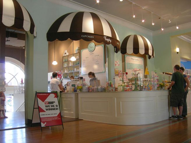 Lemon-Coconut Cupcakes - Cupcake Bakery in Wallingford, Seattle, by Joe Mabel