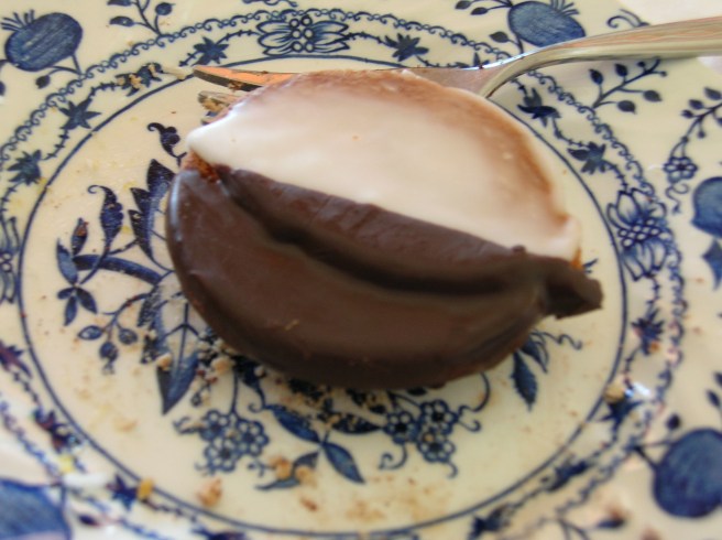 Shabtai Bakery Product Review - Black and white Cookie