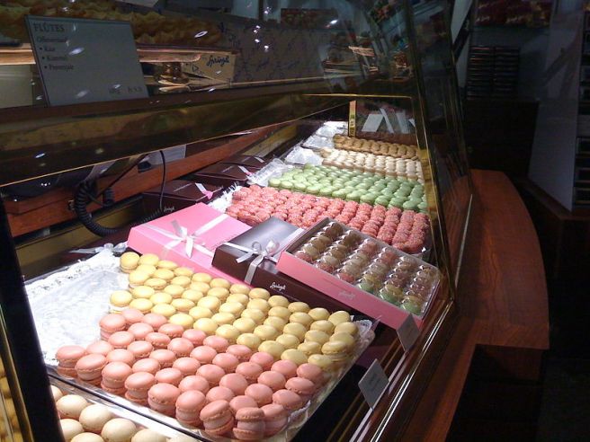 Trader Joe says Bonjour to Macarons 