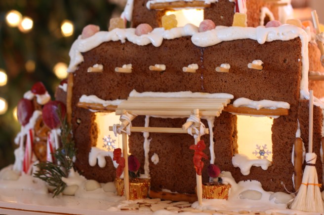 Pueblo Gingerbread House - Chili Ristras